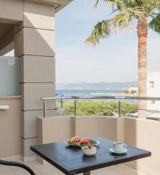 جناح ذو إطلالة جانبية على البحر, Molos Bay