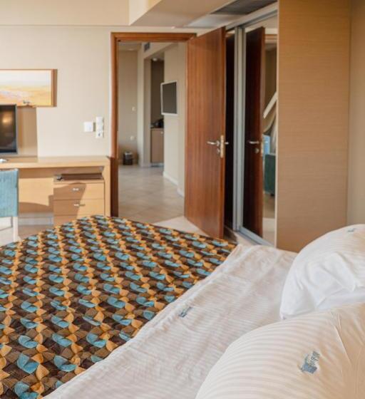 جناح ذو إطلالة جانبية على البحر, Molos Bay