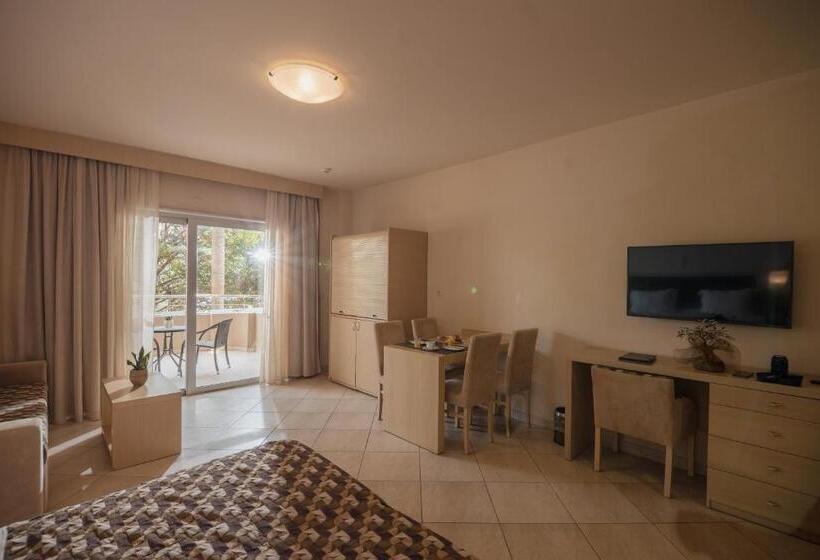 غرفة قياسية إطلالة جانبية علي البحر, Molos Bay