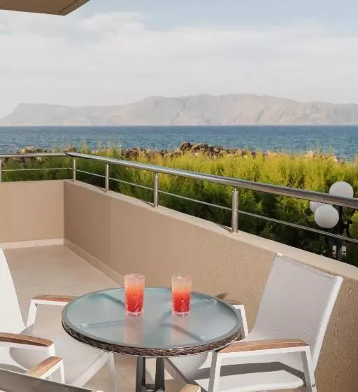 オーシャンビュースーペリアースイート, Molos Bay