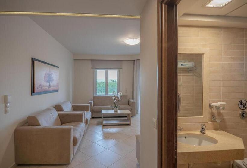 جناح سوبيريور مطل علي البحر, Molos Bay