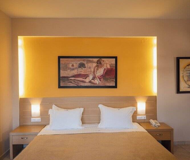 جناح سوبيريور مطل علي البحر, Molos Bay