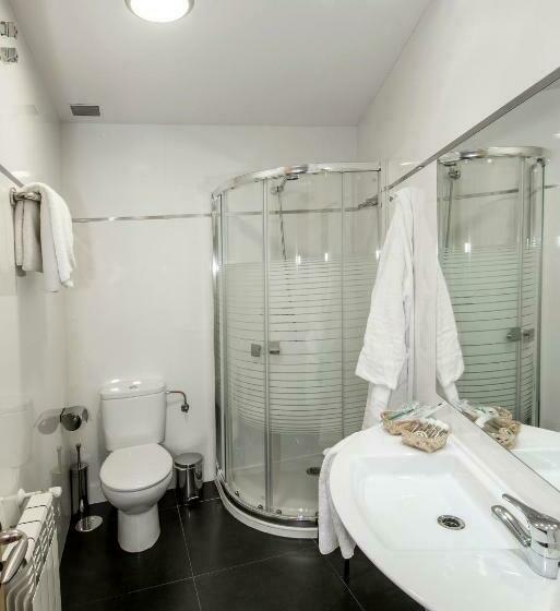 اتاق استاندارد, Puerta De La Santa