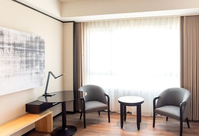 اتاق سوپریور با چشم‌انداز شهر, Sheraton Taoyuan