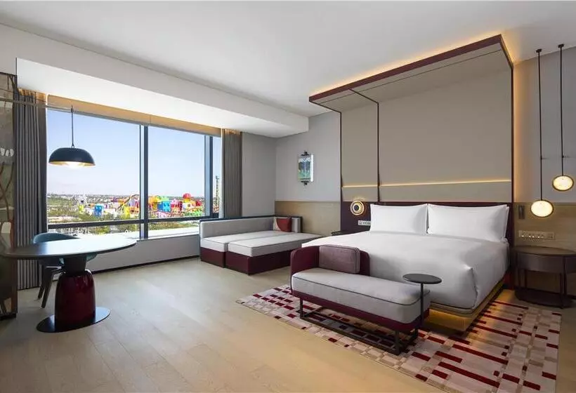 اتاق لوکس با تخت بزرگ, The Pennywell