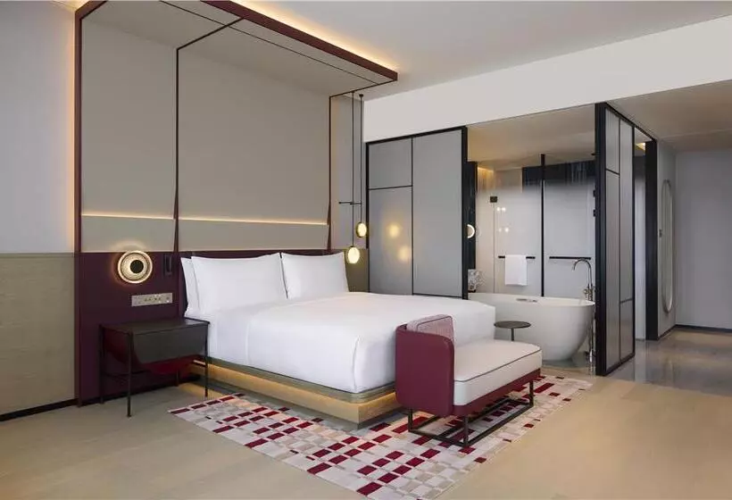 اتاق لوکس با تخت بزرگ, The Pennywell