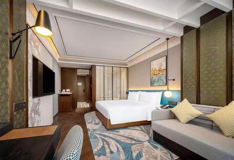 اتاق لوکس با تخت بزرگ, The Pennywell