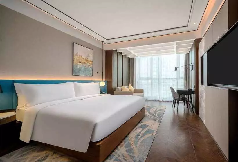 اتاق لوکس با تخت بزرگ, The Pennywell