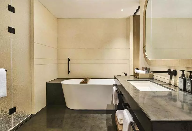 اتاق پرمیوم, The Pennywell