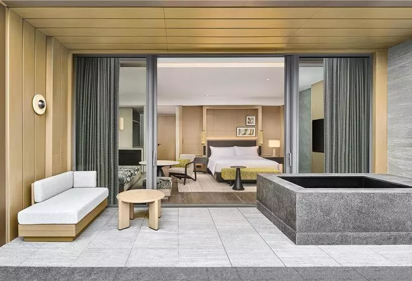 اتاق پرمیوم, The Pennywell