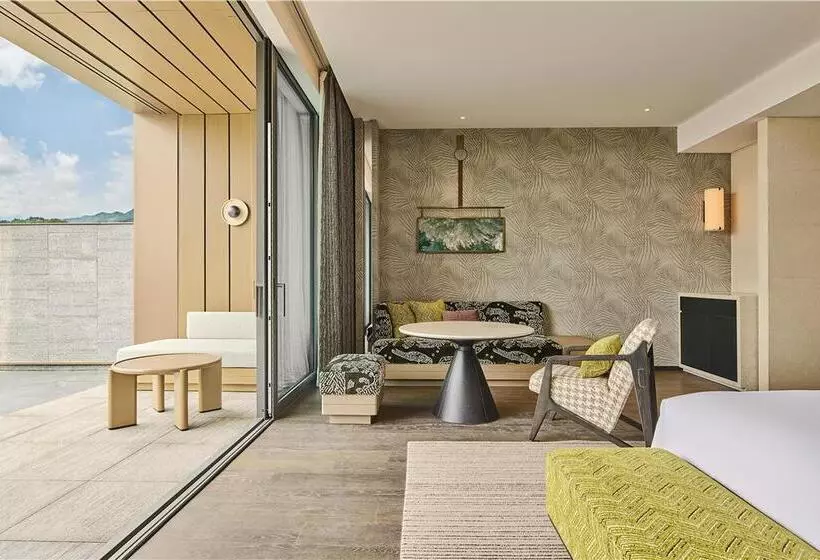 اتاق پرمیوم, The Pennywell