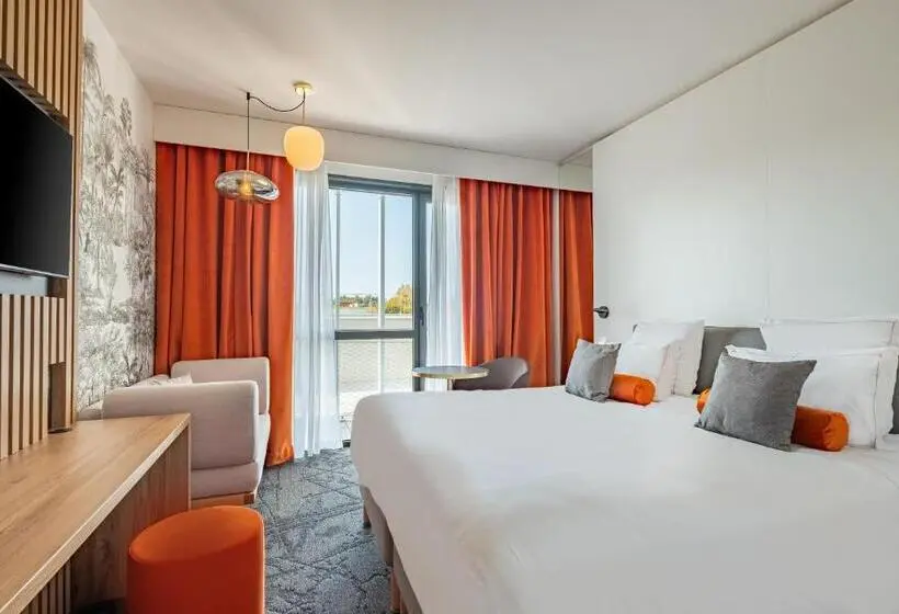 ダブルベッドスタンダードルーム, Golden Tulip Lyon Ouest Techlid Hotel & Spa
