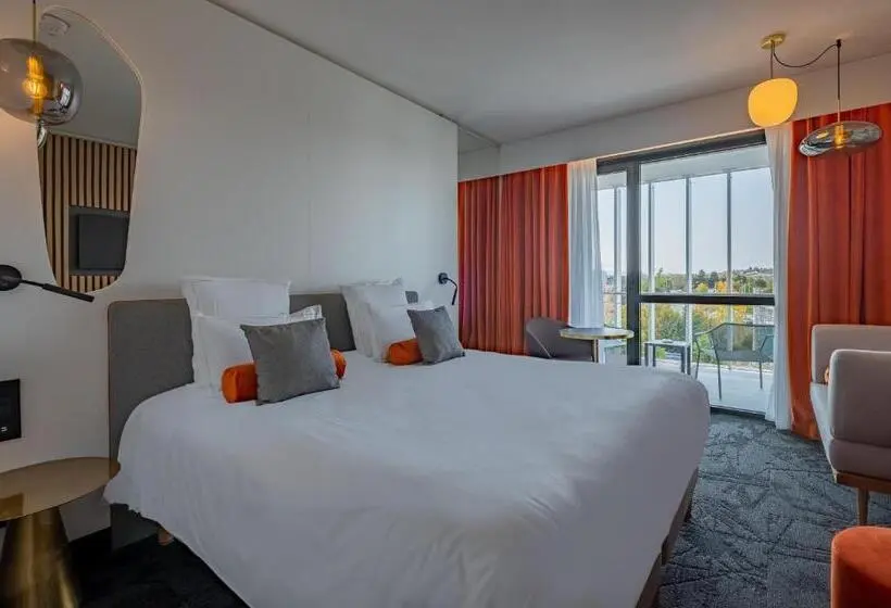 ダブルベッドスタンダードルーム, Golden Tulip Lyon Ouest Techlid Hotel & Spa
