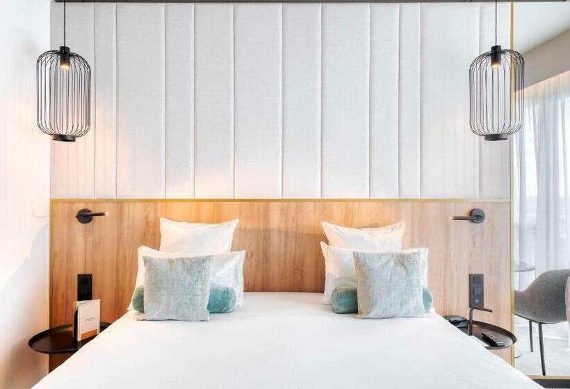 Номер Стандарт Двуспальная Кровать, Golden Tulip Lyon Ouest Techlid Hotel & Spa