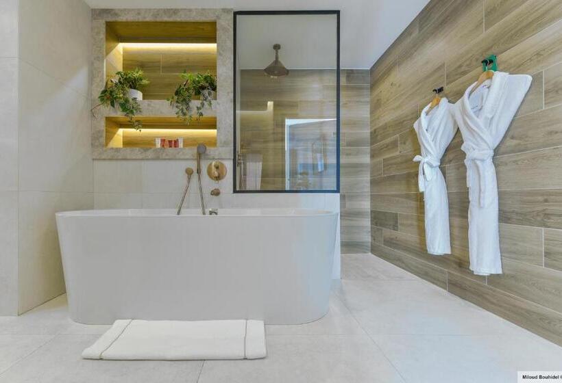 小型套房, Golden Tulip Lyon Ouest Techlid Hotel & Spa