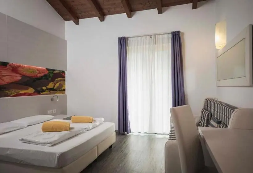 バルコニー付きスタンダードトリプルルーム, Maso Agritur Santa Lucia