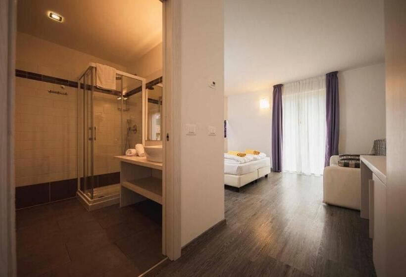 غرفة قياسية ثلاثية مزودة بشرفة, Maso Agritur Santa Lucia