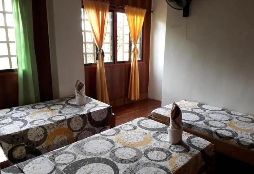スタンダードトリプルルーム, Villa Del Carmen Haven Bohol