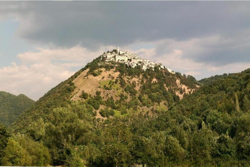 סוויטת ג'וניור נוף לאגם, Albergo Diffuso Crispolti