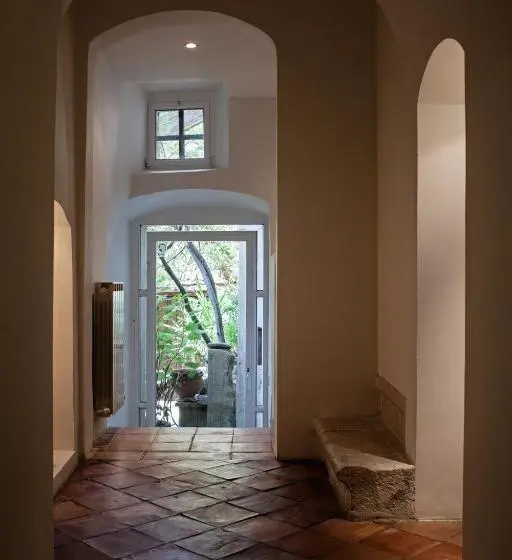 Suite with lake view, Albergo Diffuso Crispolti