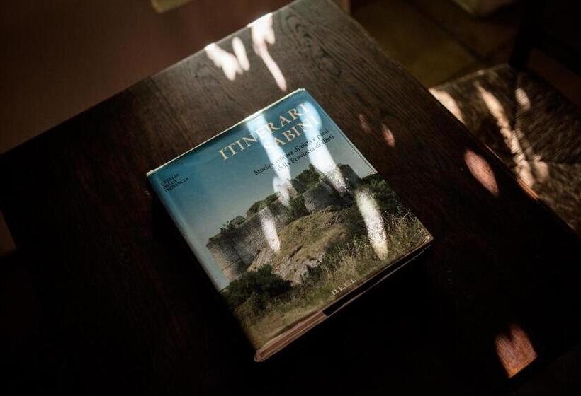 Suite with lake view, Albergo Diffuso Crispolti