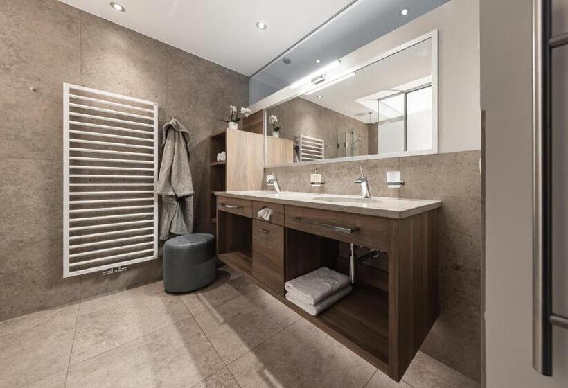 جناح جونيور, Alpiana   Green Luxury Dolce Vita