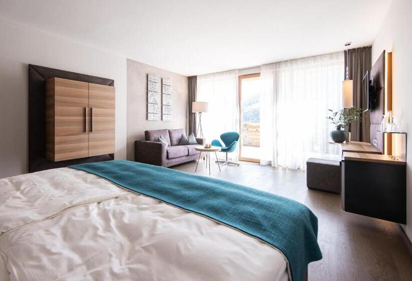 جناح جونيور, Alpiana   Green Luxury Dolce Vita