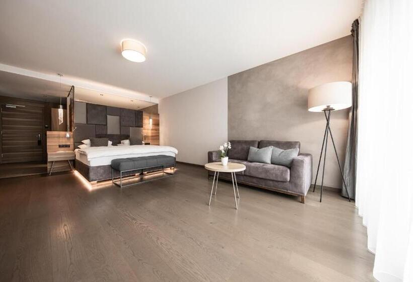 جناح جونيور, Alpiana   Green Luxury Dolce Vita