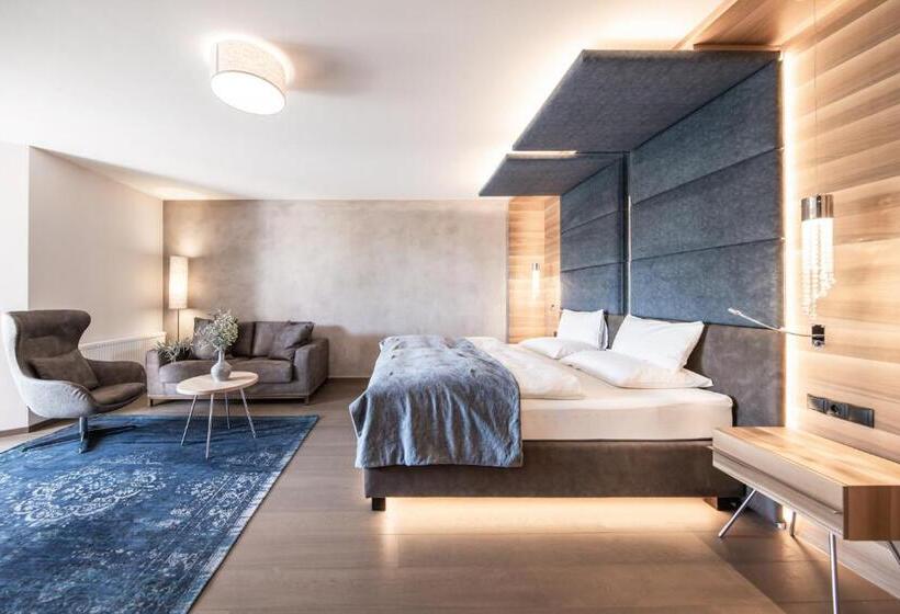 جناح جونيور, Alpiana   Green Luxury Dolce Vita