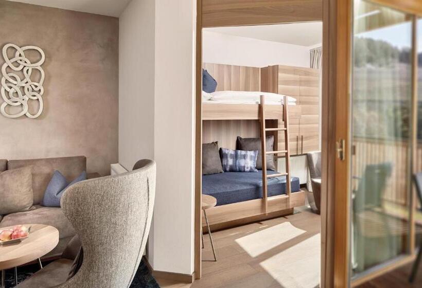 جناح جونيور, Alpiana   Green Luxury Dolce Vita