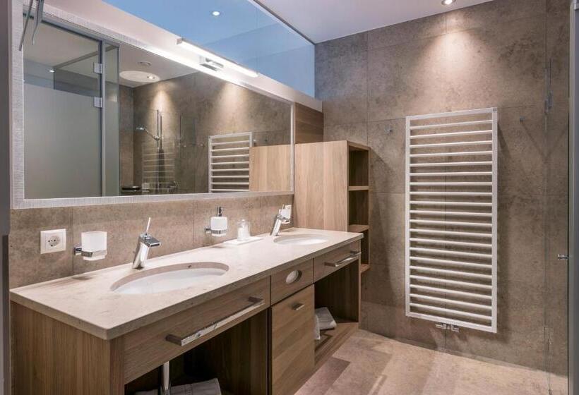 جناح جونيور, Alpiana   Green Luxury Dolce Vita