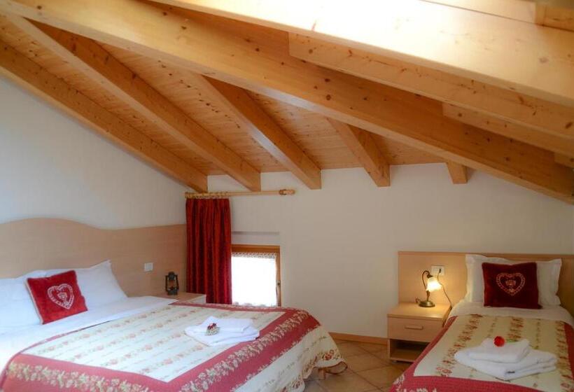 غرفة قياسية ثلاثية, Antica Residenza De Poda