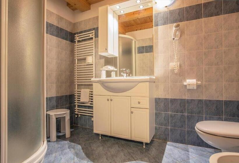 غرفة قياسية ثلاثية, Antica Residenza De Poda