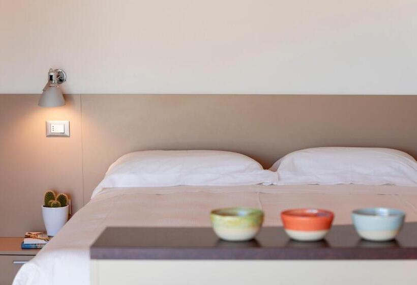 스탠다드 스튜디오, Residence Regina Dei Prati