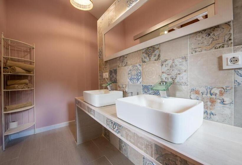 סטודיו משפחתי, Ecogranja Sierra Hermosa