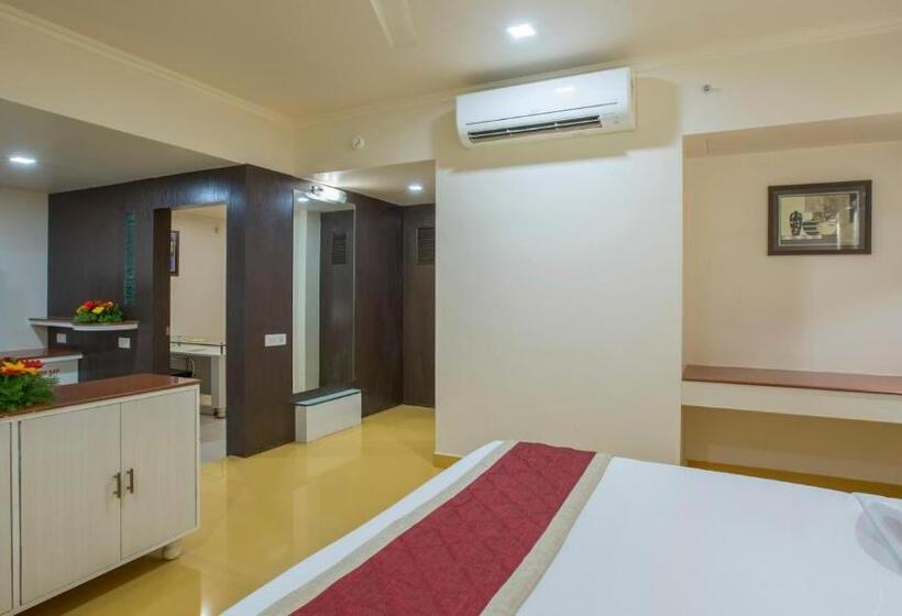 חדר סופריור עם מיטת קינג, Sai International