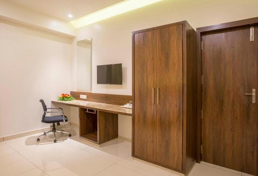 חדר סופריור עם מיטת קינג, Sai International