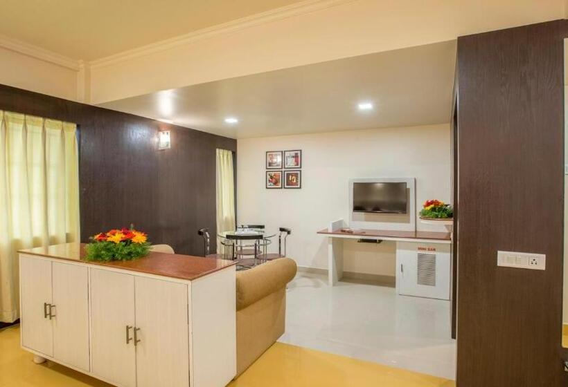 חדר סופריור עם מיטת קינג, Sai International