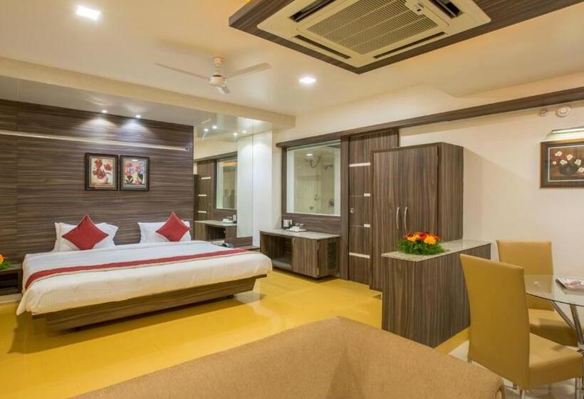 חדר סופריור עם מיטת קינג, Sai International