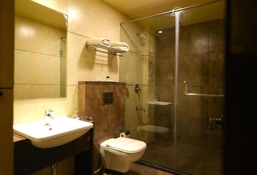 חדר סופריור עם מיטת קינג, Sai International