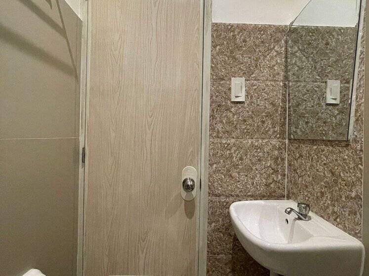 Номер Deluxe, Vaccinated Staff  Oyo 685 K Fortune Apartelle