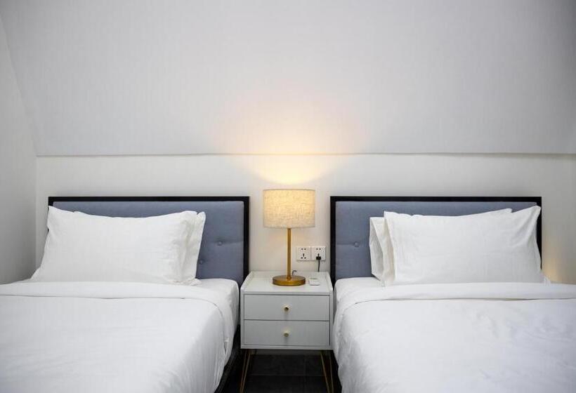 Bungalow Deluxe, Koh Sne Long Beach Resort