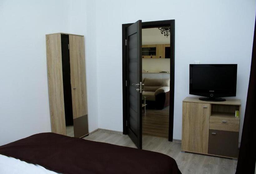 شقة غرفة واحدة, Casa Rania