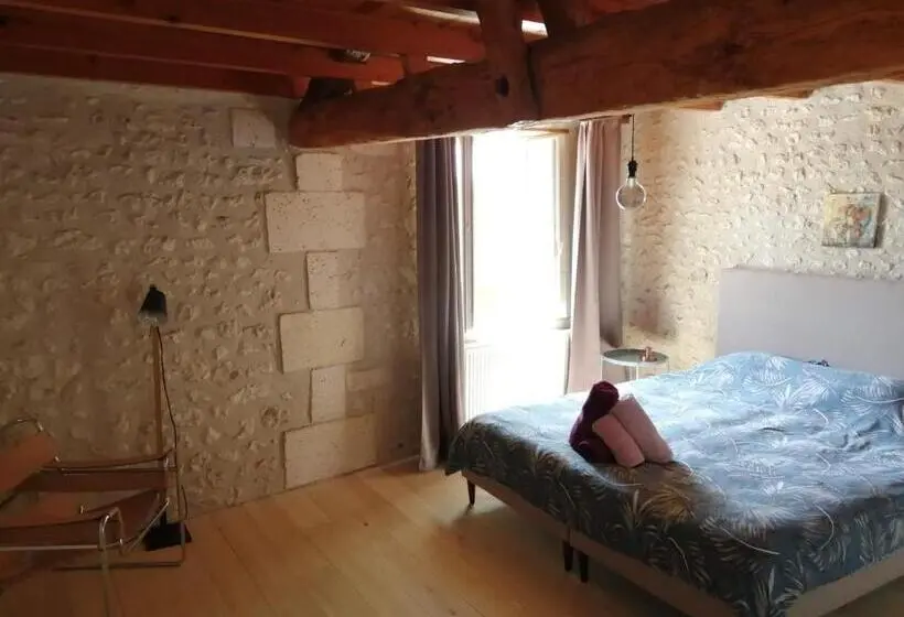 スタンダードトリプルルーム, La Grange De Lucie  Chambres D Hôtes En Périgord Dordogne
