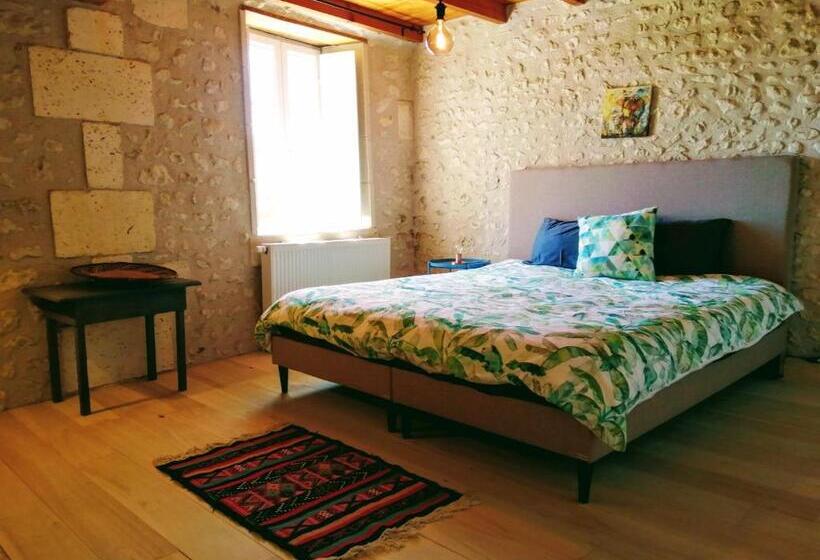 חדר סטנדרט לשלושה, La Grange De Lucie  Chambres D Hôtes En Périgord Dordogne