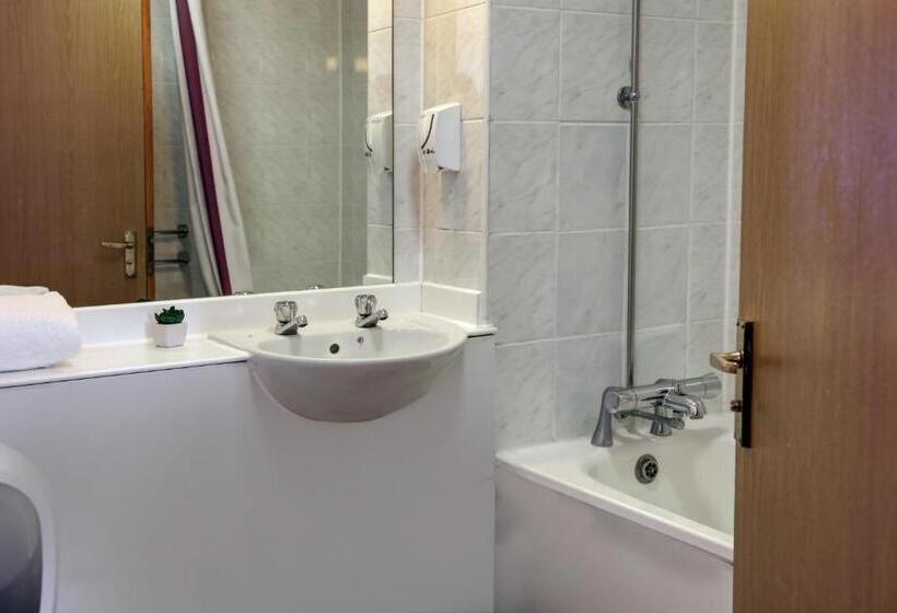 Семейный Номер, Orchid Epsom; Sure Hotel Collection By Best Western