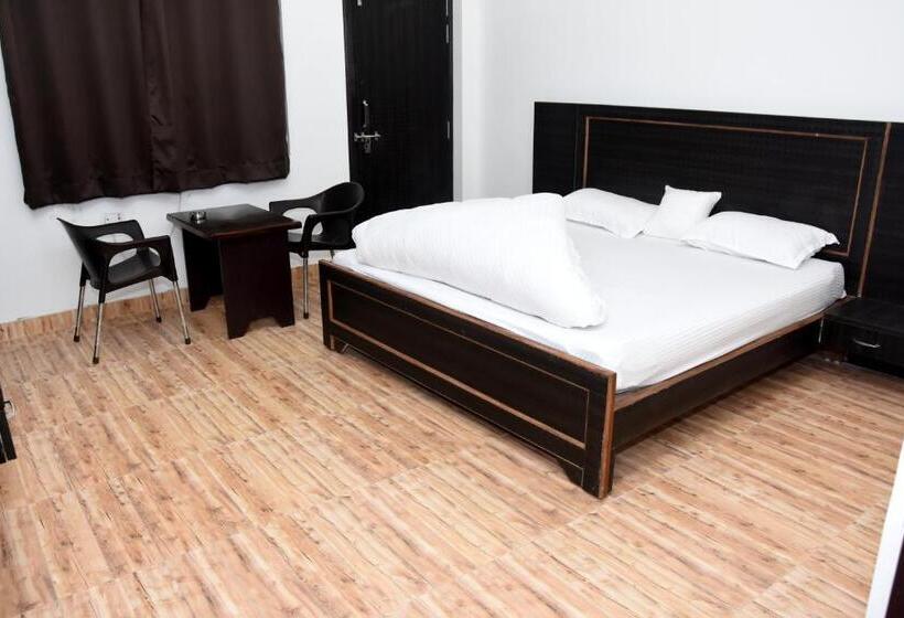 חדר דלוקס, Rajshree