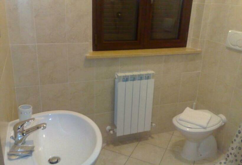 חדר סטנדרט לשלושה, Ristorante Umbria Valnerina