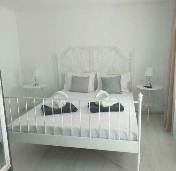 Апартаменты 2 Спальни, Casa Edy