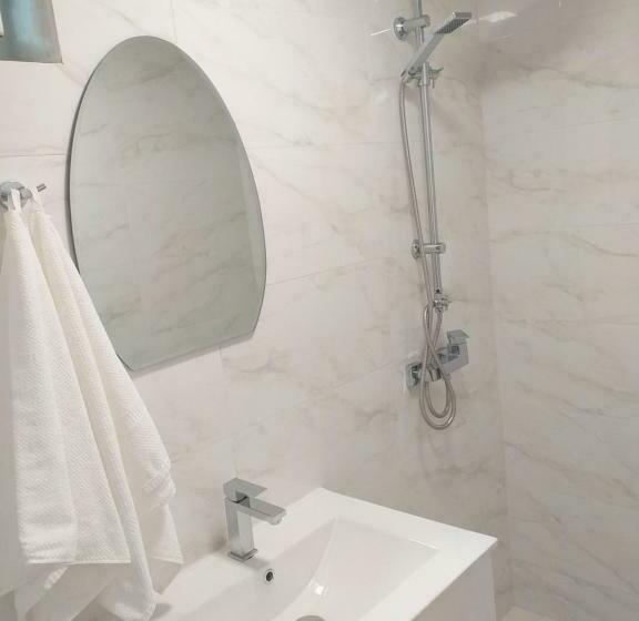 آپارتمان 2 خوابه, Casa Edy